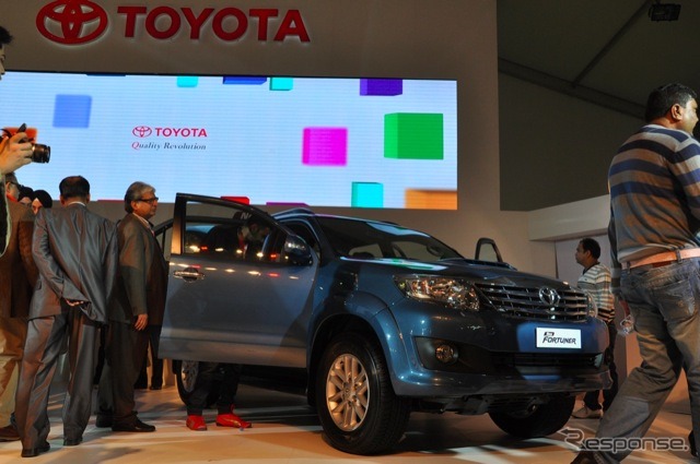 大幅改良を受けたトヨタの新興国向けSUV、フォーチュナー(デリーモーターショー12)