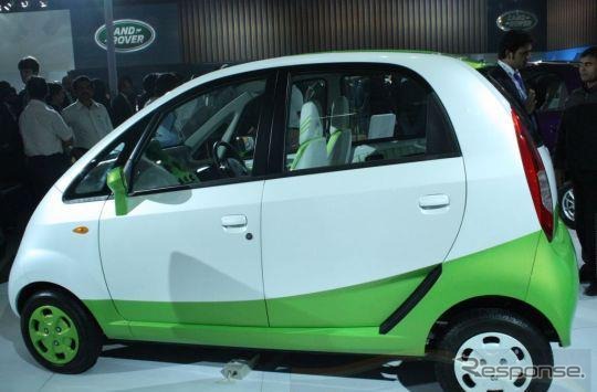 インドのタタモーターズが2012年内に発売予定の天然ガス車、ナノCNG（デリーモーターショー12）