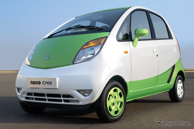 インドのタタモーターズが2012年内に発売予定の天然ガス車、ナノCNG(デリーモーターショー12)