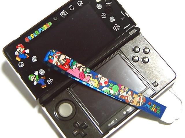 使って楽しい・便利なマリオの3DSアクセサリー「テンヨー キャラプレシリーズ」・・・週刊マリオグッズコレクション第169回 3DS本体と大きさ比べ