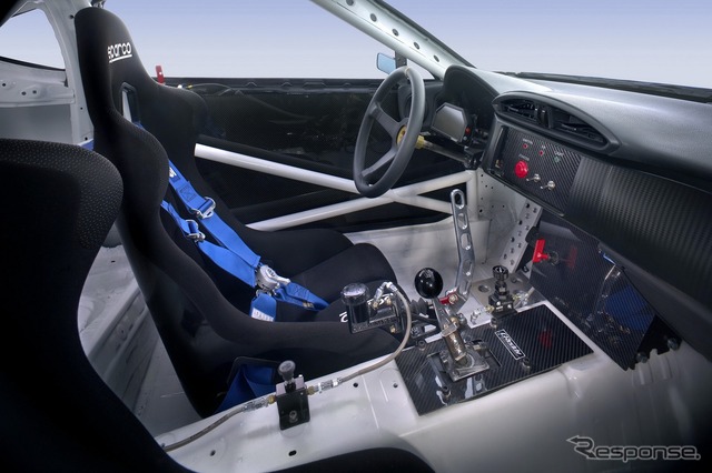 2012年の米国フォーミュラドリフトシリーズに参戦するサイオンFR-S(日本名:トヨタ86)のレーシングカー(デトロイトモーターショー12)
