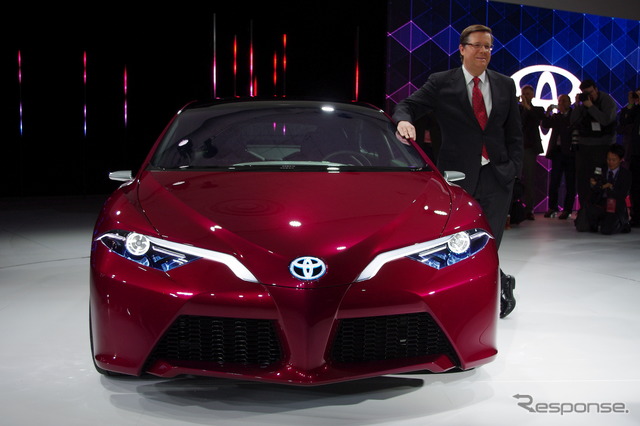 トヨタ自動車の次世代プラグインハイブリッドコンセプトカー、NS4(デトロイトモーターショー12)