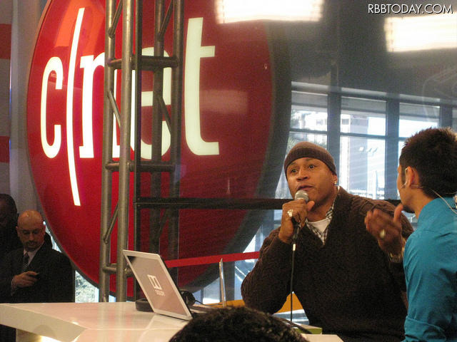 CES 2012 CNETブースにLL Cool J