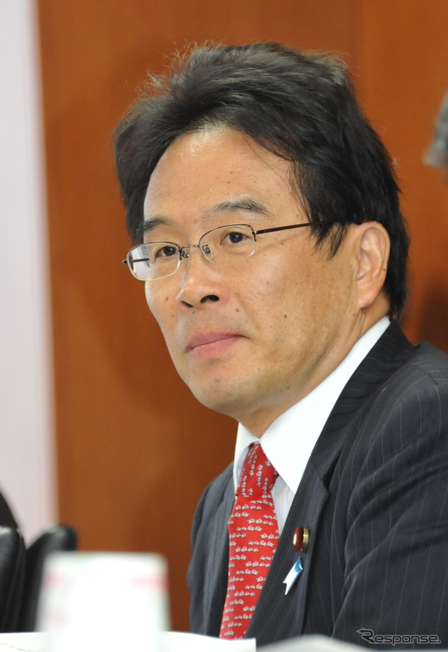 新しい国家公安委員長に就任した松原仁前国土交通副大臣