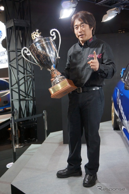 WRX STI グループR4を駆る新井敏弘選手が2011年のプロダクションカップタイトルを獲得