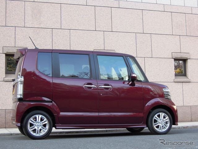 【ホンダ N BOX 試乗】乗り心地で選ぶとカスタム!?…青山尚暉
