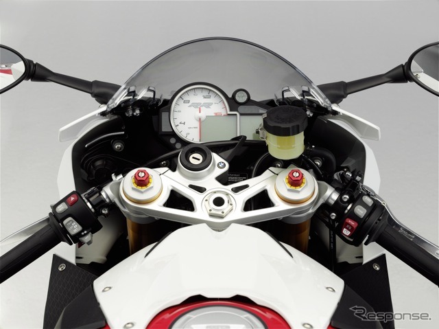 BMW S1000RRをフルモデルチェンジ---高感度のレスポンス