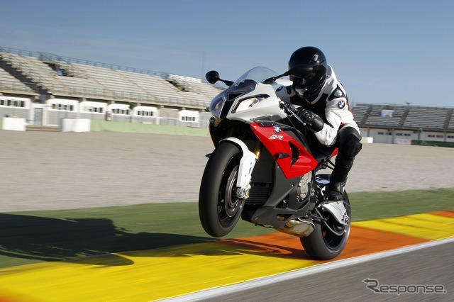 BMW S1000RRをフルモデルチェンジ---高感度のレスポンス