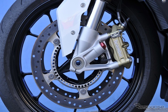 BMW S1000RRをフルモデルチェンジ---高感度のレスポンス
