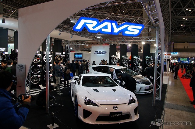 「東京オートサロン2012 with NAPAC」のレイズブース