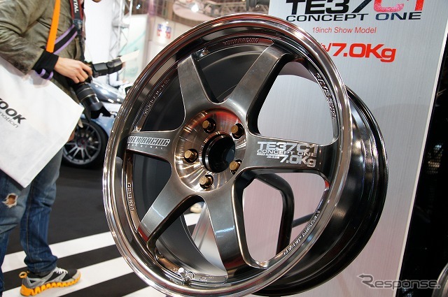 参考出品の『TE37C1』、発売時期は未定(東京オートサロン12)