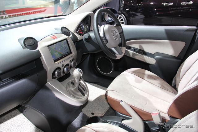 マツダ・デミオ13-SKYACTIV-2012(東京オートサロン12)