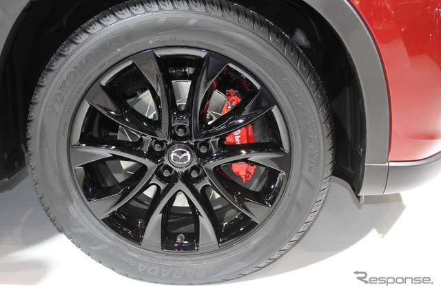 ローダウン&ホイールブラック塗装のCX-5 マツダが提案