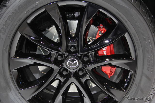ローダウン&ホイールブラック塗装のCX-5 マツダが提案