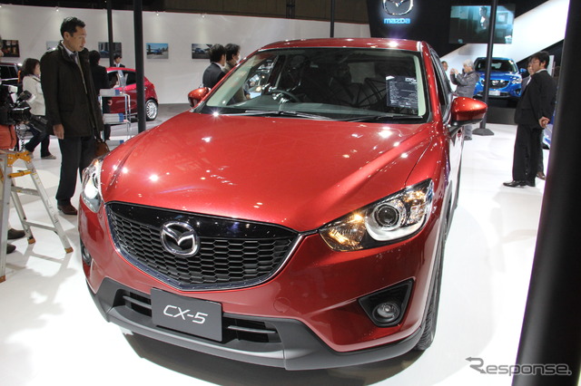 ローダウン&ホイールブラック塗装のCX-5 マツダが提案