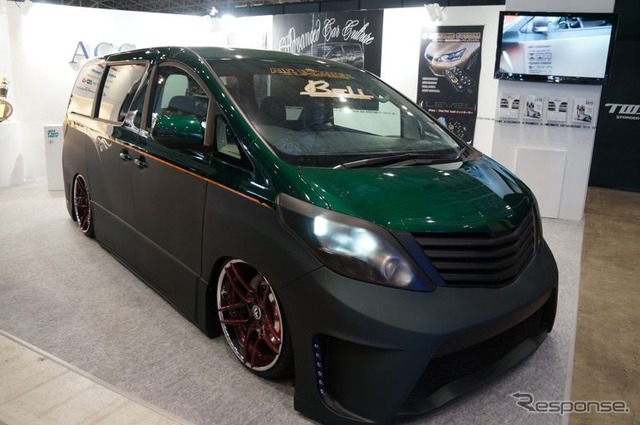 東京国際カスタムカーコンテスト(東京オートサロン12)、ミニバン・ワゴン部門の最優秀賞 ACC inc『Beli ALPHARD』