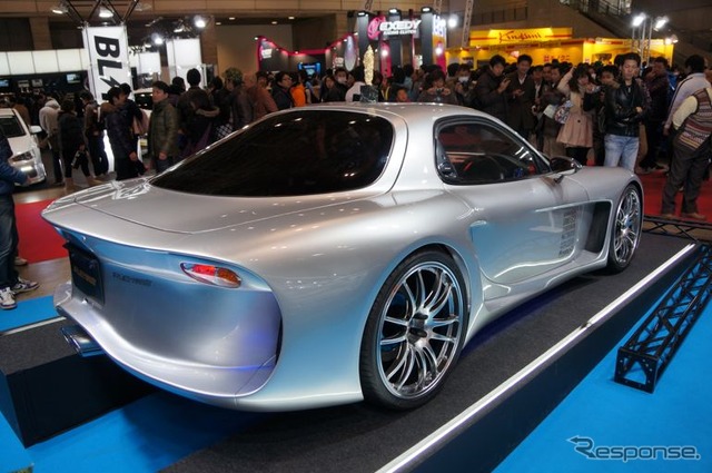 RE雨宮による RX-7 集大成の最終コンプリート車「雨宮 NA Super-7」(東京オートサロン12)