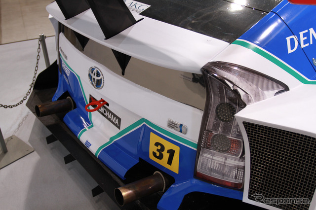 SUPER GT参戦車両、トヨタ・プリウスGT300(東京オートサロン)