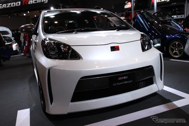 2012年夏、限定100台で発売されるトヨタiQスーパーチャージャー(東京オートサロン12)