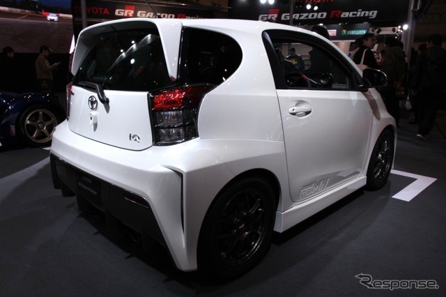 2012年夏、限定100台で発売されるトヨタiQスーパーチャージャー(東京オートサロン12)