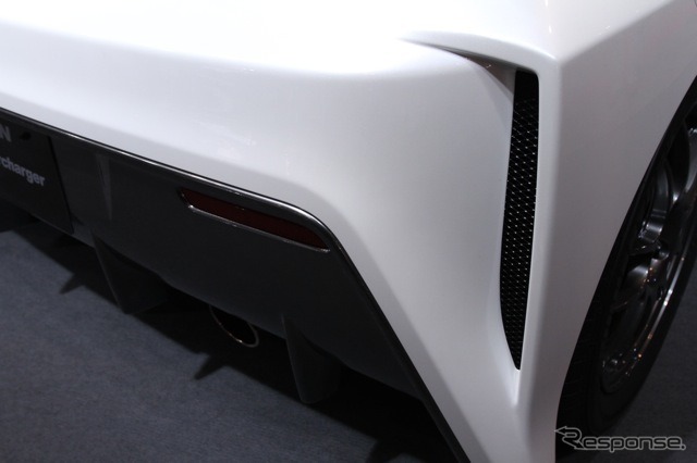 2012年夏、限定100台で発売されるトヨタiQスーパーチャージャー(東京オートサロン12)