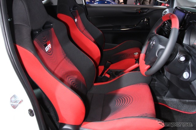 2012年夏、限定100台で発売されるトヨタiQスーパーチャージャー(東京オートサロン12)