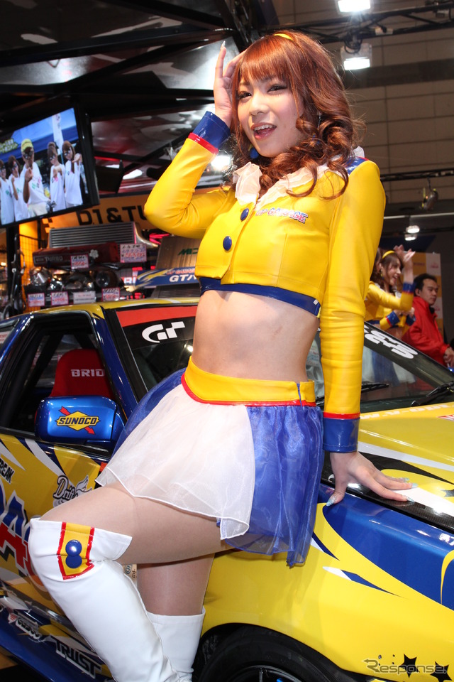 Up Garageコンパニオン(東京オートサロン12)