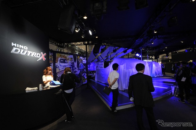 日野デュトロX(東京オートサロン12)