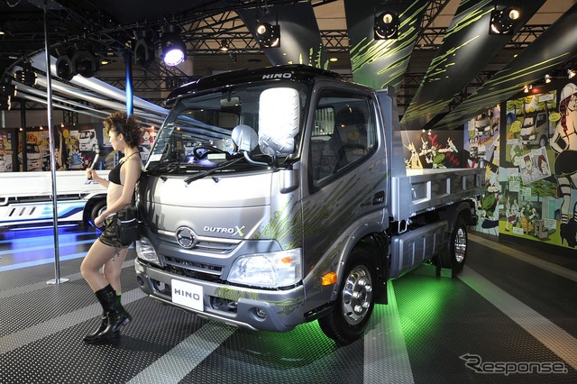 日野デュトロX(東京オートサロン12)