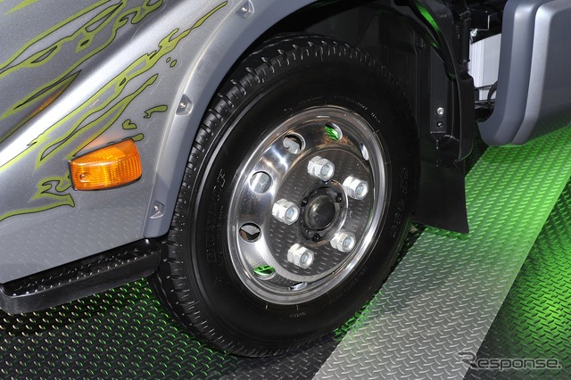 日野デュトロX(東京オートサロン12)