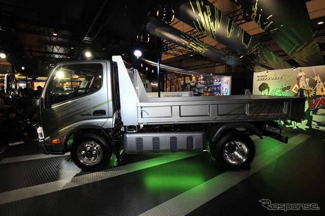 日野デュトロX(東京オートサロン12)