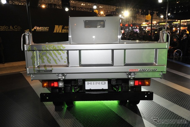 日野デュトロX(東京オートサロン12)