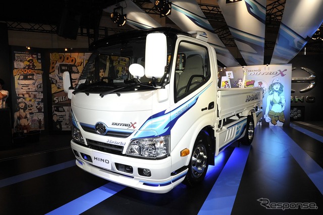 日野デュトロX(東京オートサロン12)