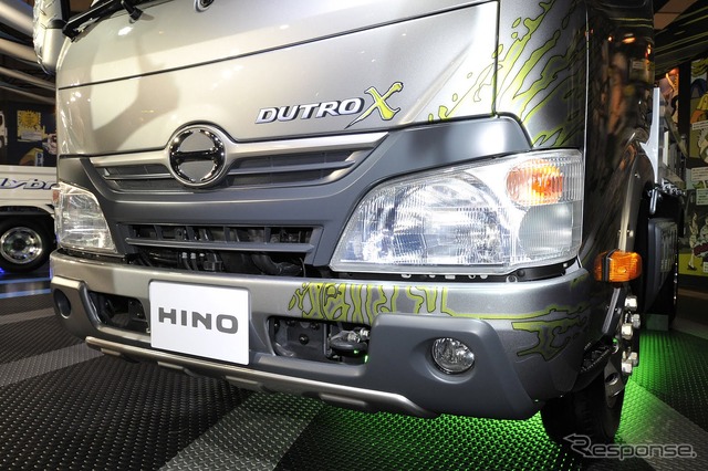 日野デュトロX(東京オートサロン12)