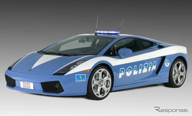 ランボルギーニ・ガヤルドのパトカー出動!!