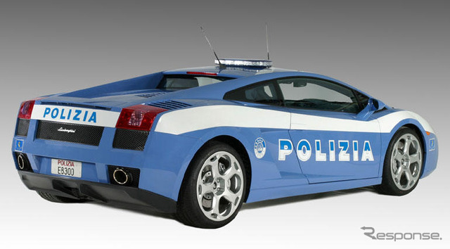 ランボルギーニ・ガヤルドのパトカー出動!!