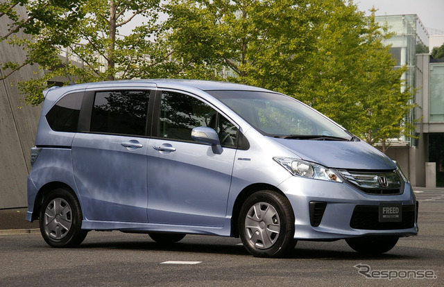 ホンダのHVシステムは、人気車種に投入することで台数を稼いだ（写真：ホンダ フリードHV）
