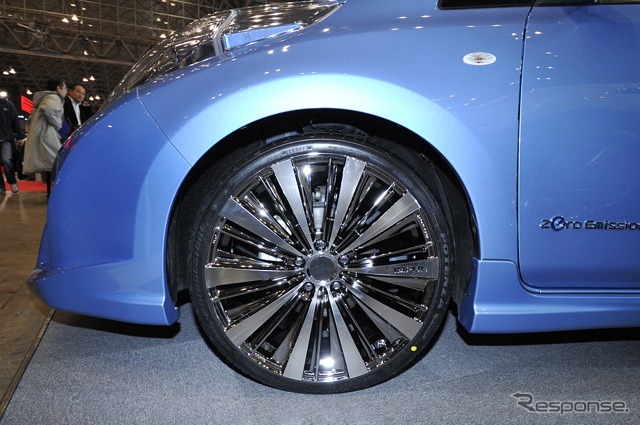 日産リーフのIMPUL仕様（東京オートサロン12）
