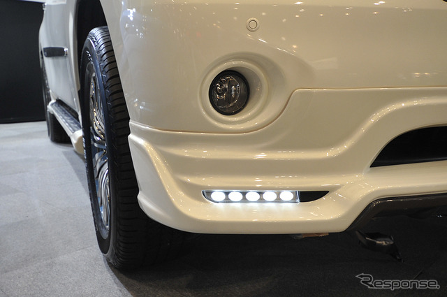 日産パトロールのIMPUL仕様(東京オートサロン12)