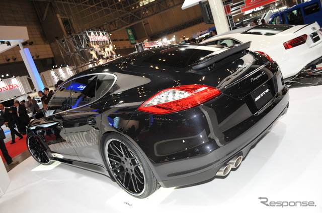 東洋ゴムNITTO(東京オートサロン12)
