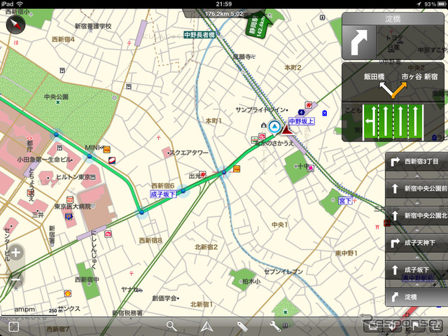 iPadでのルート案内は、右側に交差点名とレーンが表示される。交差点リストをフリックすることで先が確認できる