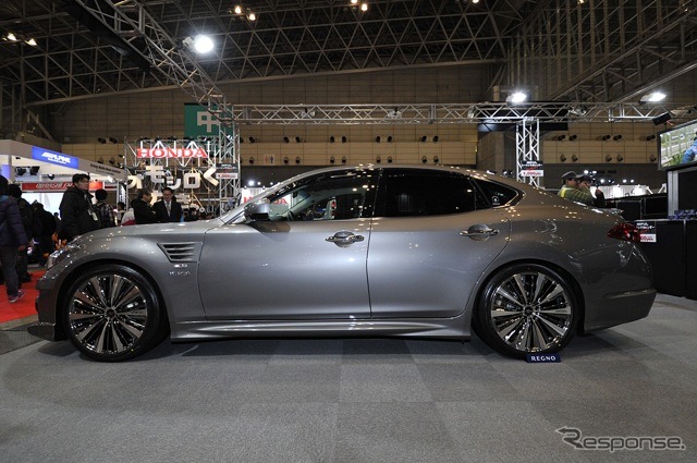 日産フーガIMPUL仕様（東京オートサロン12）