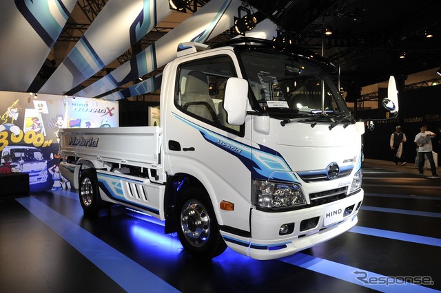日野デュトロX（東京オートサロン12）