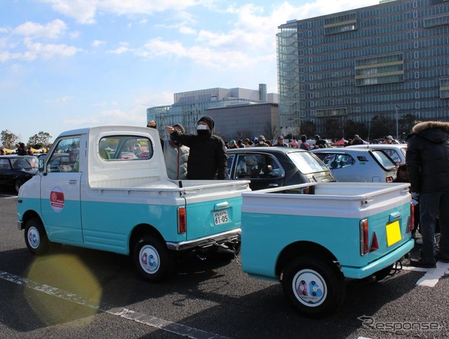 目の錯覚ではない。ホンダ・ライフピックアップとその”片割れ”