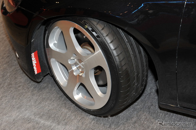 東洋ゴム TOYO TIRES(東京オートサロン12)