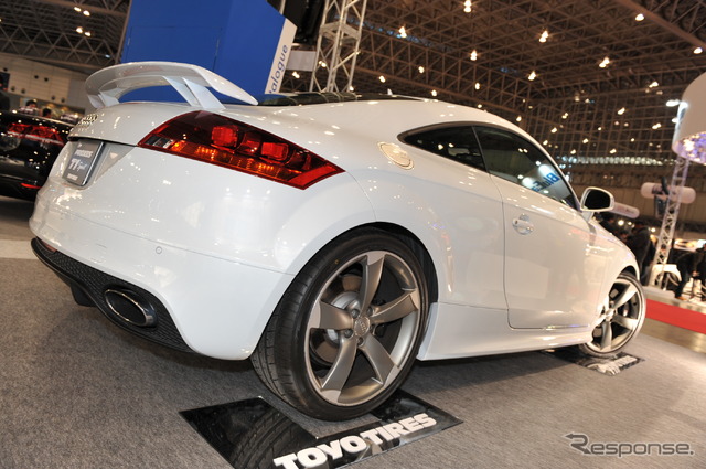 東洋ゴム TOYO TIRES(東京オートサロン12)