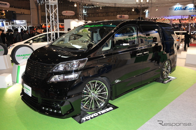東洋ゴム TOYO TIRES(東京オートサロン12)