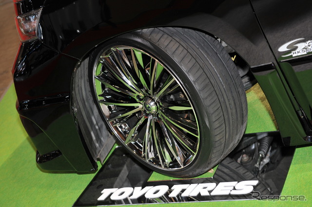 東洋ゴム TOYO TIRES(東京オートサロン12)