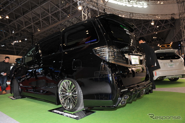 東洋ゴム TOYO TIRES(東京オートサロン12)