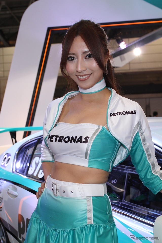 ペトロナス コンパニオン(東京オートサロン12)
